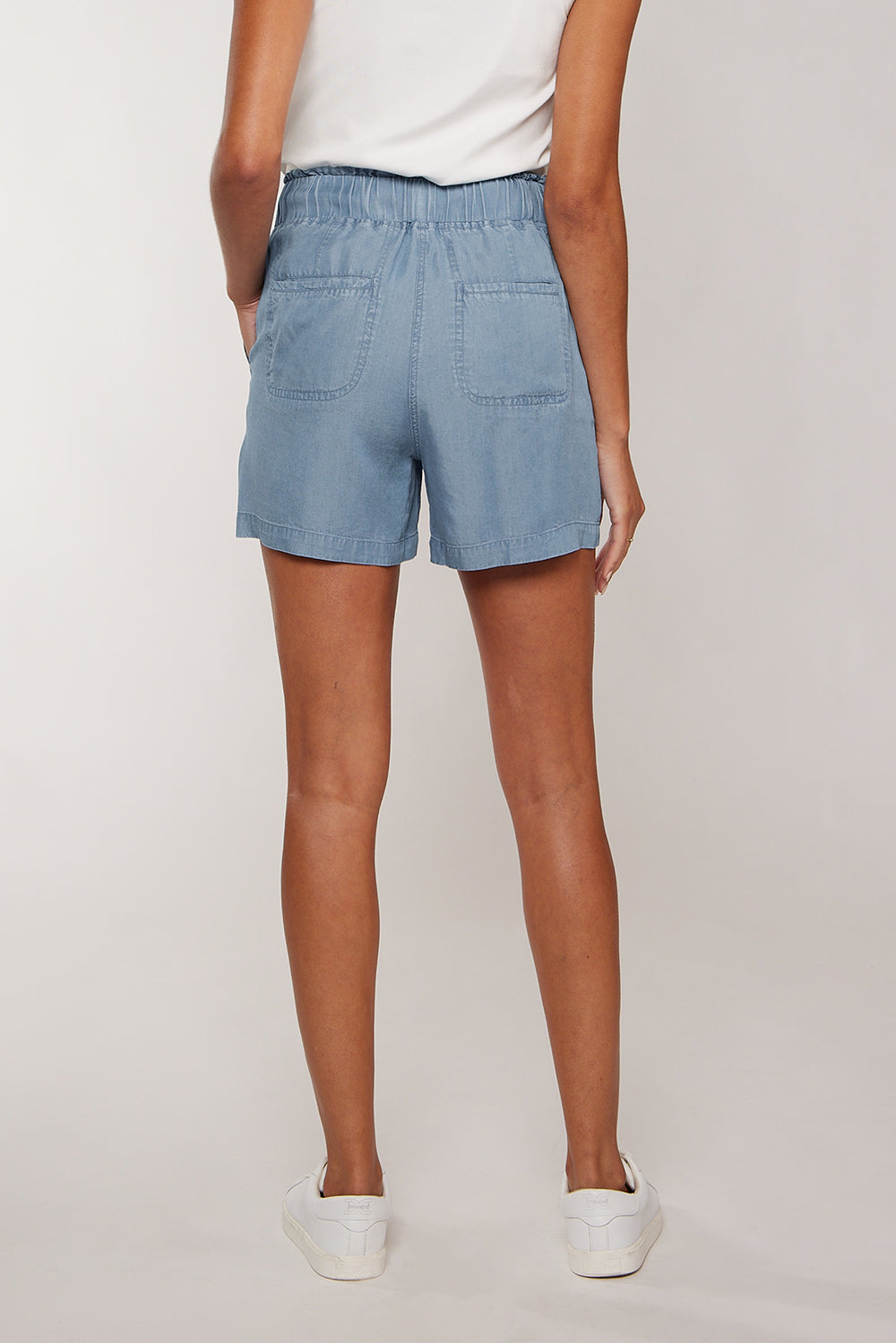 ALEX PULL ON SHORT - CHAMBRAY