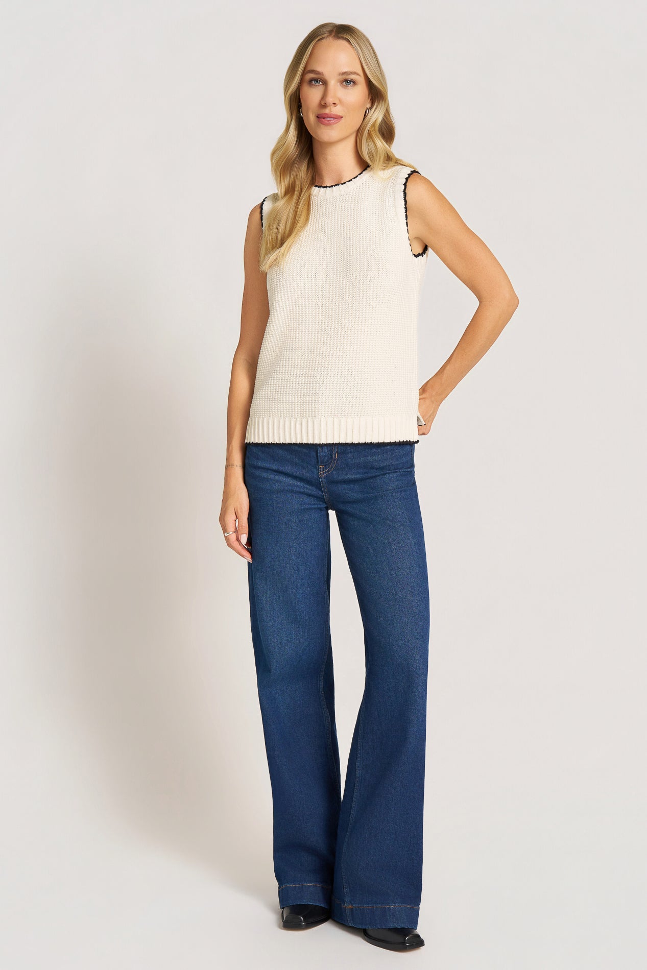 ELM CREW NECK SWEATER VEST - IVORY/BLACK