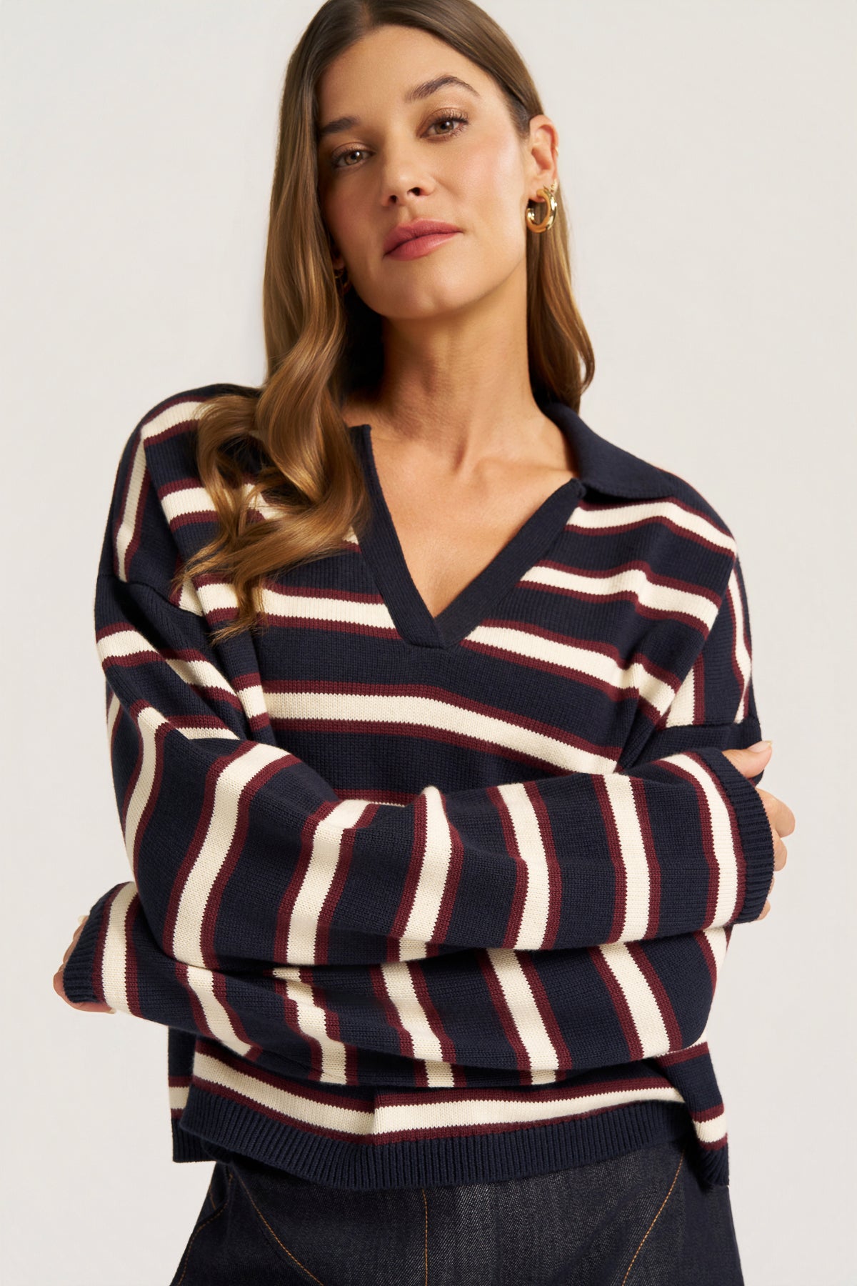 BREY STRIPED HENLEY SWEATER - NAVY/WINE