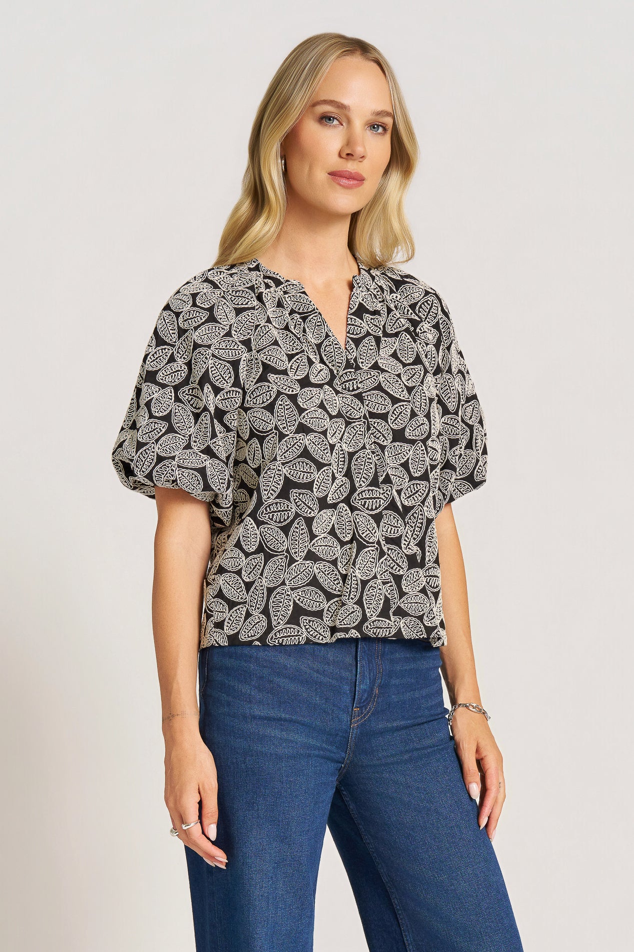 IRIE EMBROIDERED BLOUSE - BLACK/NATURAL