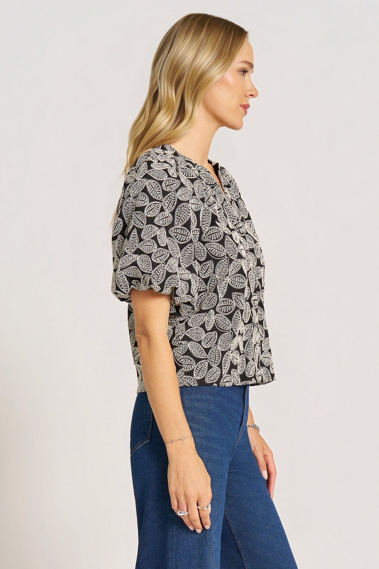 IRIE EMBROIDERED BLOUSE - BLACK/NATURAL