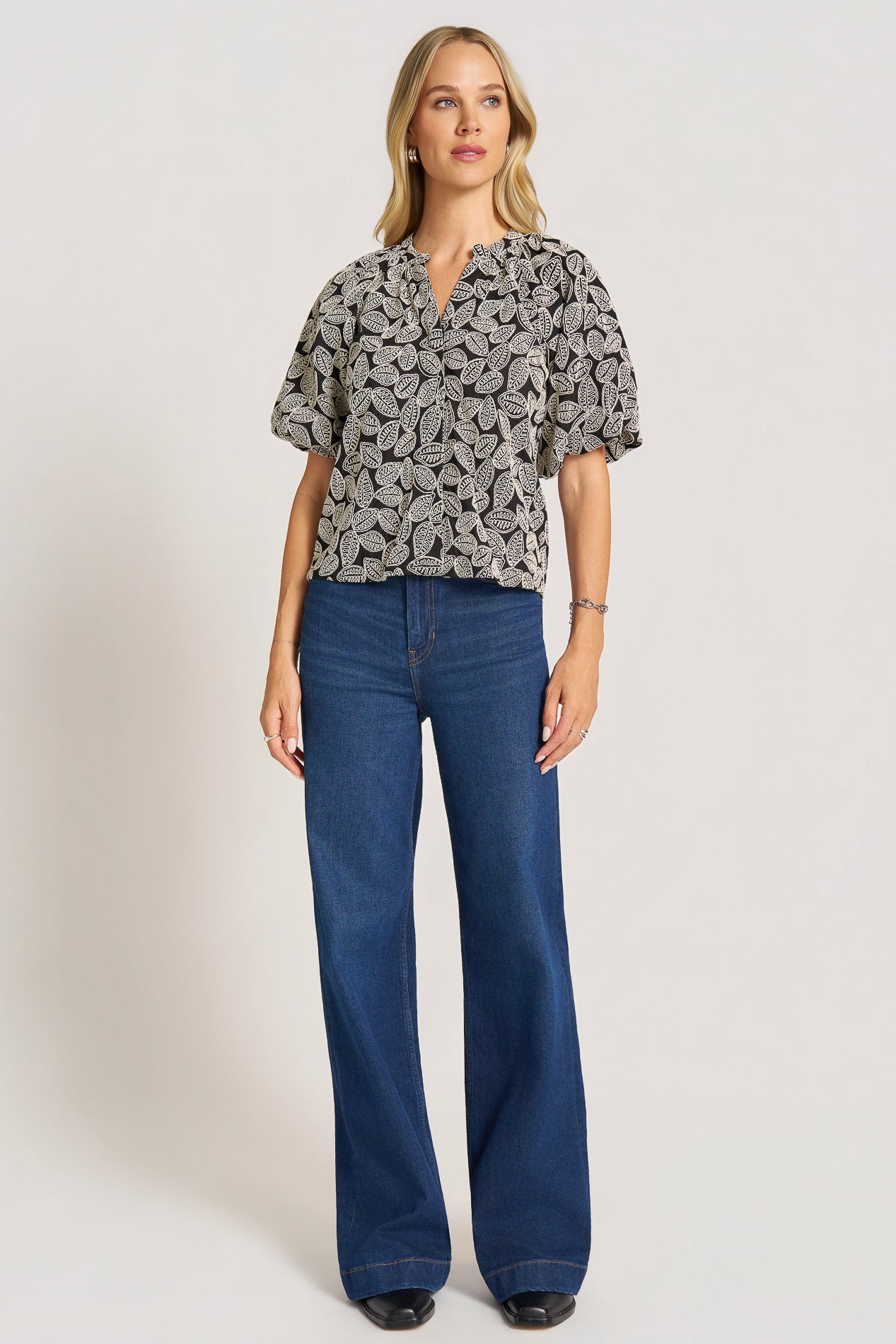 IRIE EMBROIDERED BLOUSE - BLACK/NATURAL