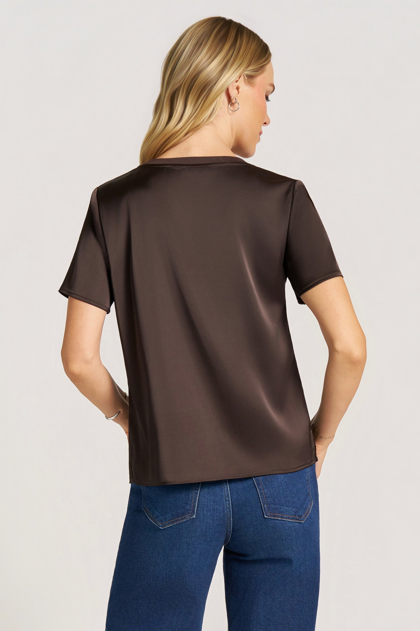 CLOVE SATIN TEE - CHOCOLATE