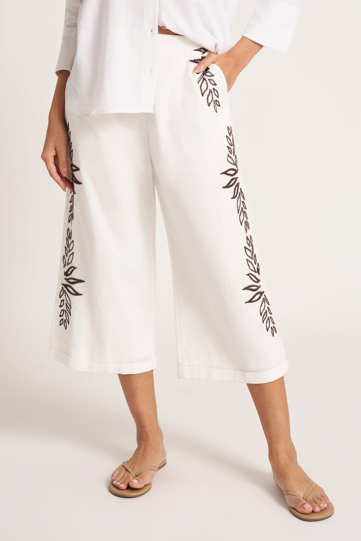 IRENI EMBROIDERED WIDE LEG - WHITE/CHOCOLATE