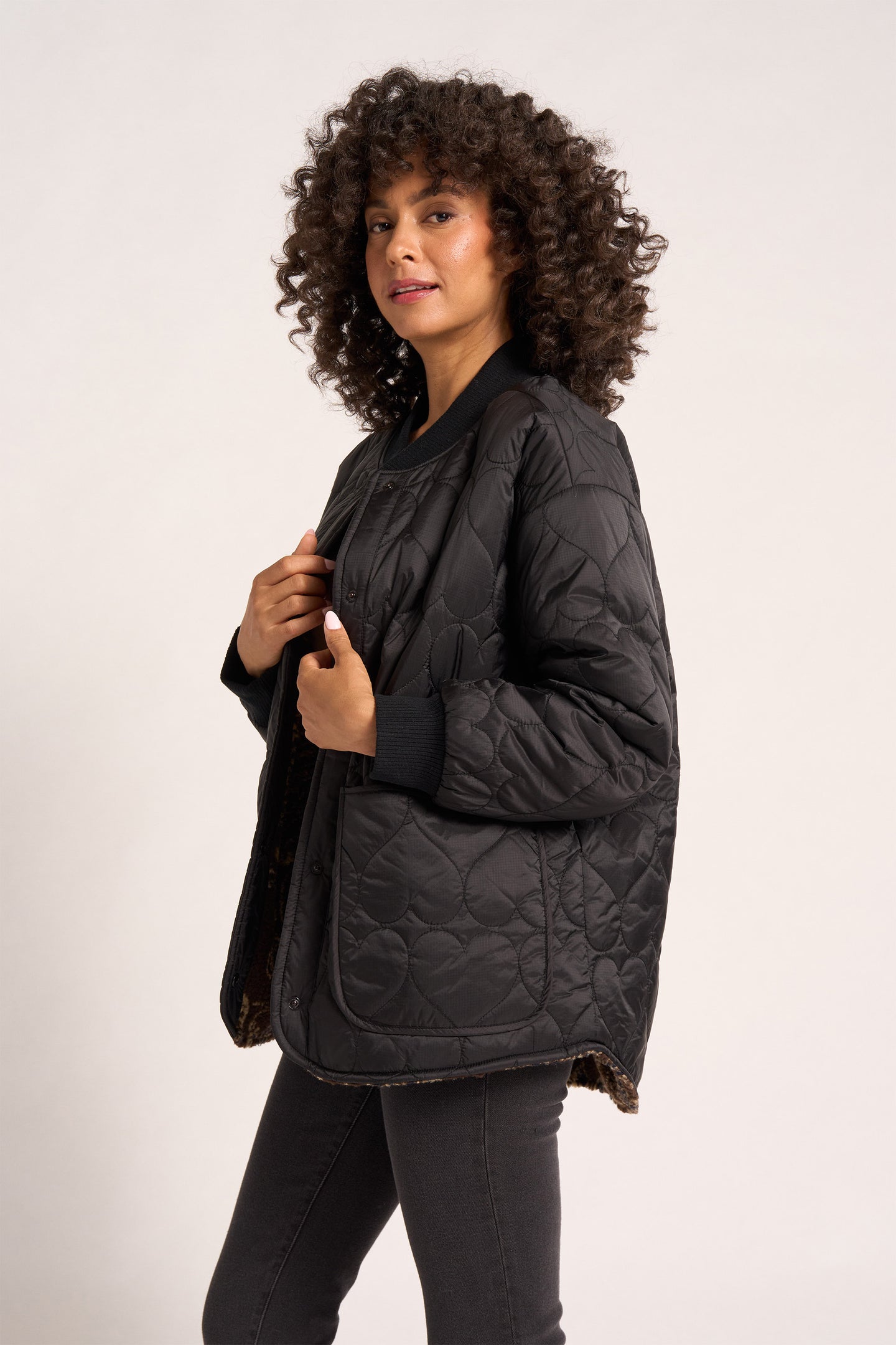 HEART EMB BOMBER JACKET - BLACK