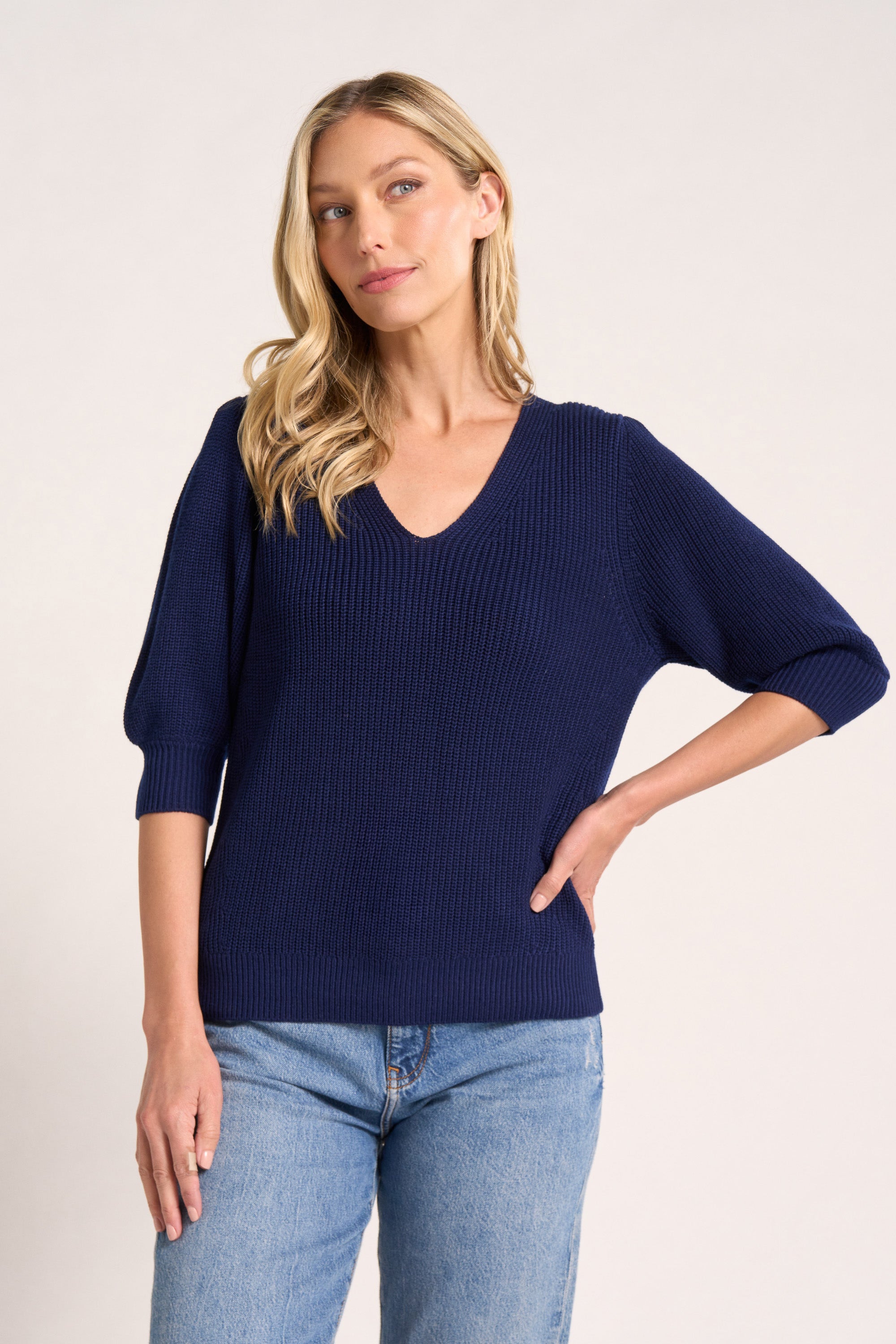 ELLE V-NECK SWEATER - MIDNIGHT