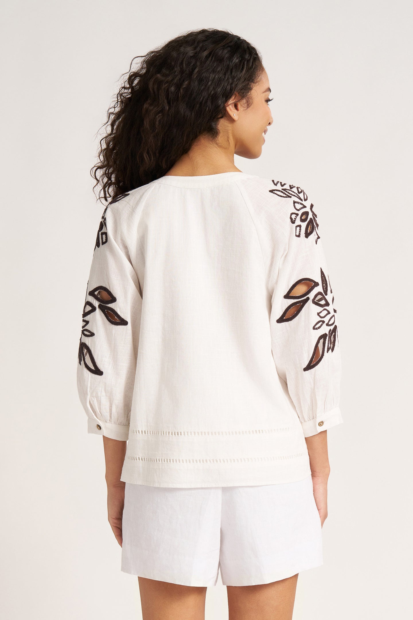 ATHENA EMBROIDERED TOP - WHITE/CHOCOLATE