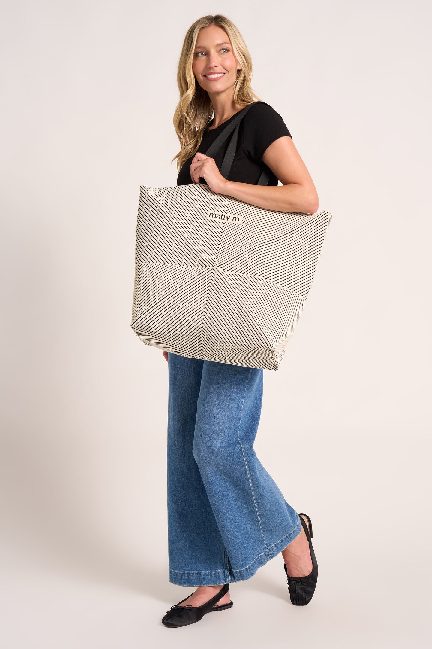 SIGNATURE WEEKENDER TOTE - BLACK/WHITE