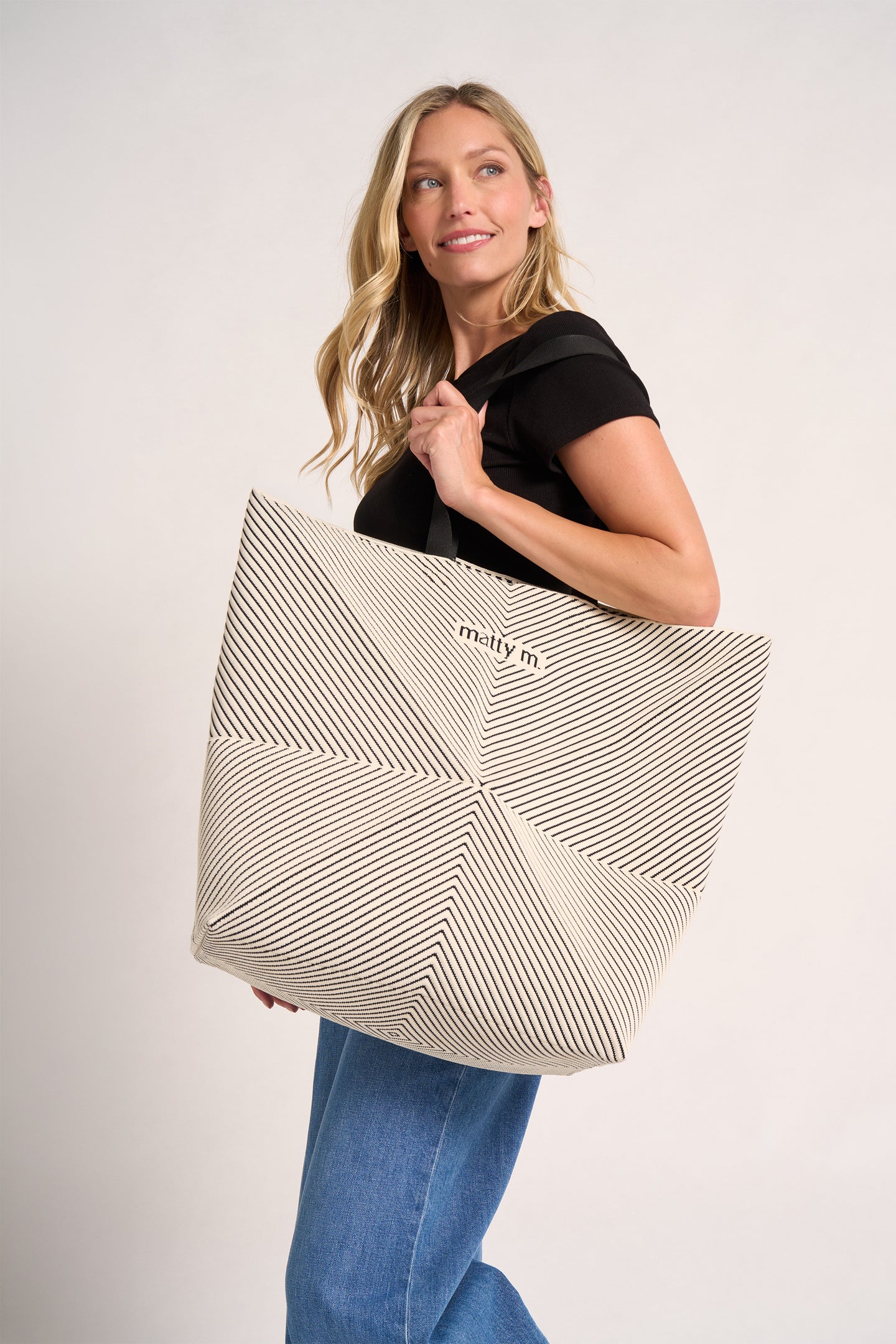 SIGNATURE WEEKENDER TOTE - BLACK/WHITE